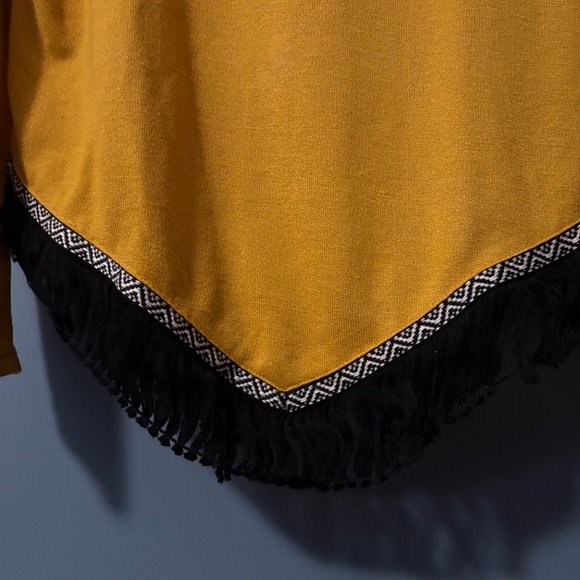 Southwestern vibe sweater - Picture 3 of 5